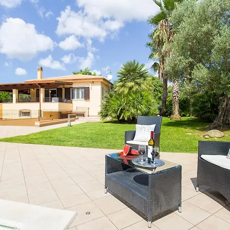 Paradiso With Swimming Pool Large Garden And Tennis Court Βίλα *