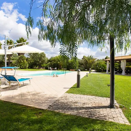 Clicksardegna Paradiso With Swimming Pool Large Garden And Tennis Court Willa
