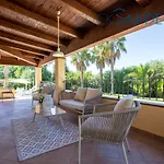 ヴィラ Clicksardegna Paradiso With Swimming Pool Large Garden And Tennis Court