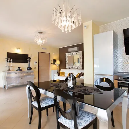 فيلة Clicksardegna Paradiso With Swimming Pool Large Garden And Tennis Court ألغيرو