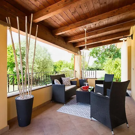 Paradiso With Swimming Pool Large Garden And Tennis Court Villa
