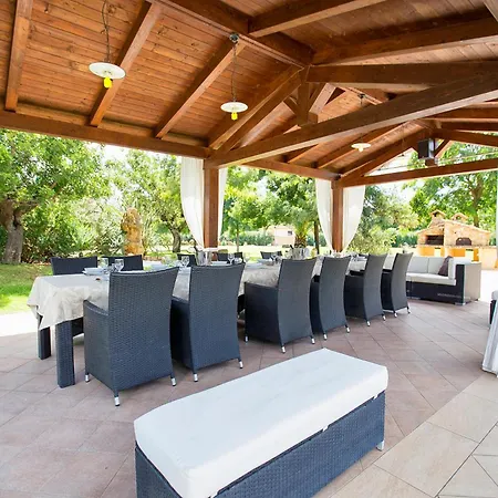 Paradiso With Swimming Pool Large Garden And Tennis Court Villa *