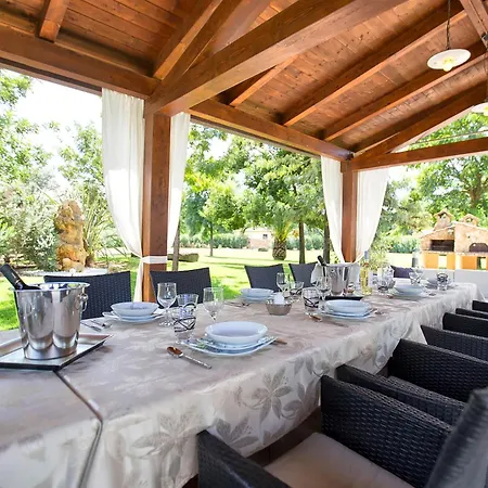 Paradiso With Swimming Pool Large Garden And Tennis Court Villa *