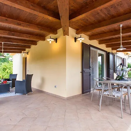 Clicksardegna Paradiso With Swimming Pool Large Garden And Tennis Court فيلة *